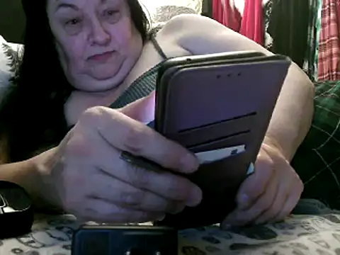 Snapshot of WHITEDAROSE chatting on March 18, 2025, 4:15 am WHITEDAROSE online show from March 18, 2025, 4:15 am