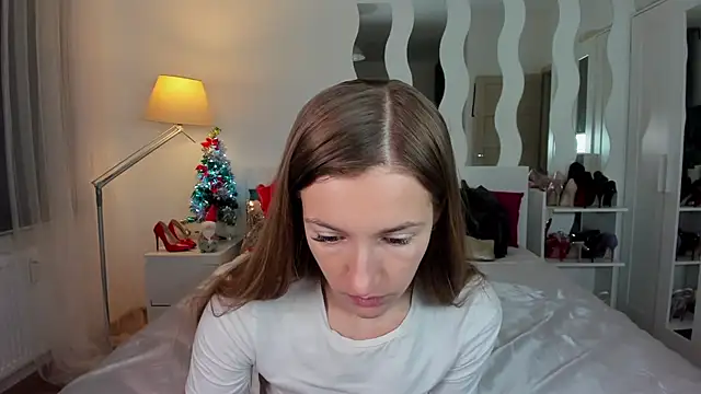 Snapshot of KateRedgar chatting on January 16, 2025, 3:35 pm KateRedgar online show from January 16, 2025, 3:35 pm