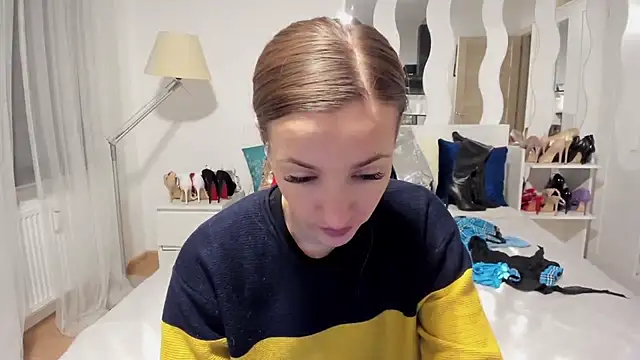 Snapshot of KateRedgar chatting on February 2, 2025, 1:30 pm KateRedgar online show from February 2, 2025, 1:30 pm
