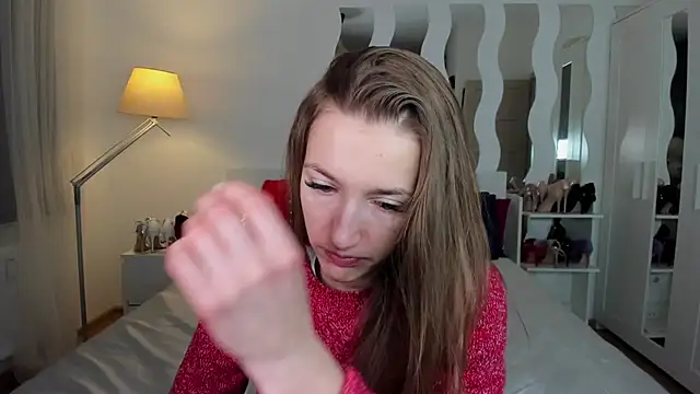 Snapshot of KateRedgar chatting on February 4, 2025, 2:10 pm KateRedgar online show from February 4, 2025, 2:10 pm