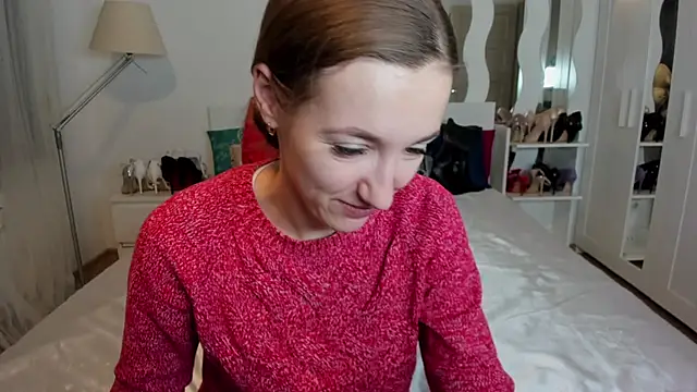 Snapshot of KateRedgar chatting on February 6, 2025, 3:31 pm KateRedgar online show from February 6, 2025, 3:31 pm