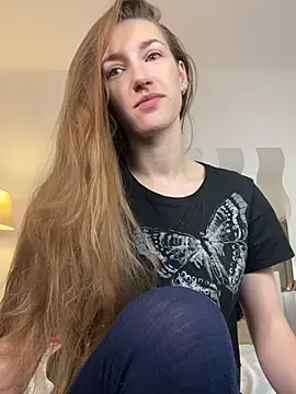 Snapshot of KateRedgar chatting on February 15, 2025, 1:38 pm KateRedgar online show from February 15, 2025, 1:38 pm