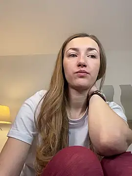 Snapshot of KateRedgar chatting on March 3, 2025, 1:31 pm KateRedgar online show from March 3, 2025, 1:31 pm
