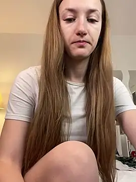 Snapshot of KateRedgar chatting on March 15, 2025, 3:27 pm KateRedgar online show from March 15, 2025, 3:27 pm
