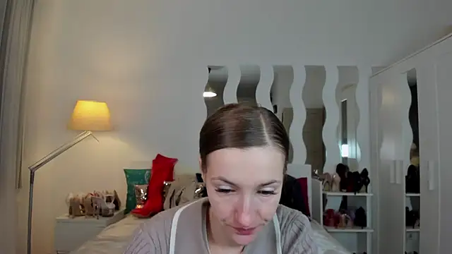 Snapshot of KateRedgar chatting on March 21, 2025, 12:50 pm KateRedgar online show from March 21, 2025, 12:50 pm