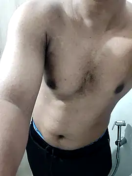 hottboy 39 online show from February 8, 2026, 10:24 pm