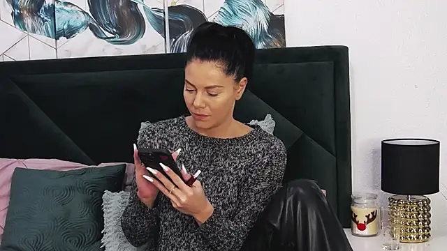 tanyagrey online show from December 21, 2024, 6:19 am