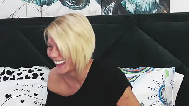 tanyagrey online show from September 29, 2025, 5:56 am