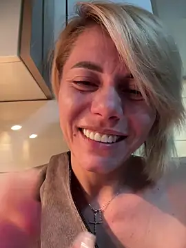 tanyagrey online show from November 19, 2025, 10:15 am