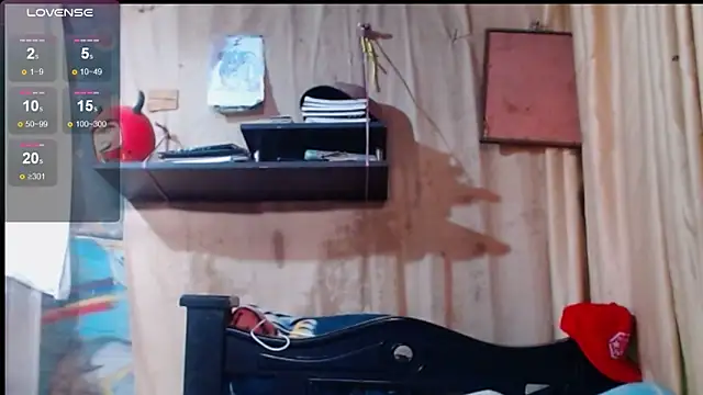 Alanagracia online show from November 3, 2025, 6:42 pm