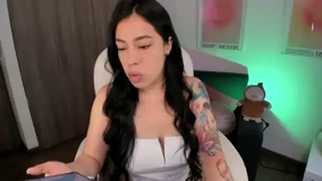 Roxana 02 online show from November 26, 2025, 3:35 pm