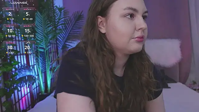 Snapshot of Mia__Peach chatting on January 13, 2025, 9:09 pm Mia Peach online show from January 13, 2025, 9:09 pm