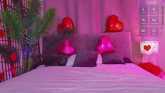 Snapshot of Mia__Peach chatting on February 12, 2025, 8:29 pm Mia Peach online show from February 12, 2025, 8:29 pm