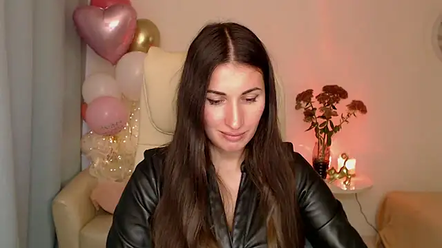 MaryMalory11 online show from October 13, 2025, 10:37 am