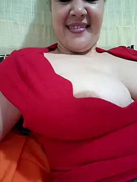 lamorbosa37 online show from December 18, 2024, 5:00 pm