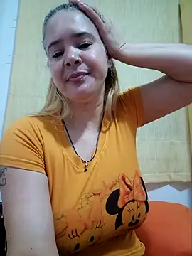 lamorbosa37 online show from February 6, 2025, 5:09 pm