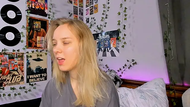 AliciaParkerf online show from December 12, 2024, 8:53 pm