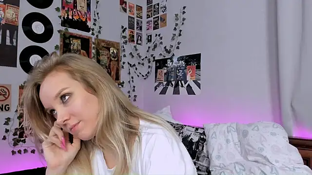 AliciaParkerf online show from December 27, 2024, 3:31 am