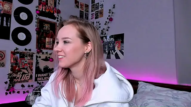 AliciaParkerf online show from January 7, 2025, 2:42 am