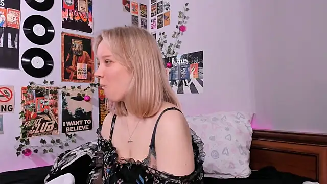 AliciaParkerf online show from February 6, 2025, 8:23 pm