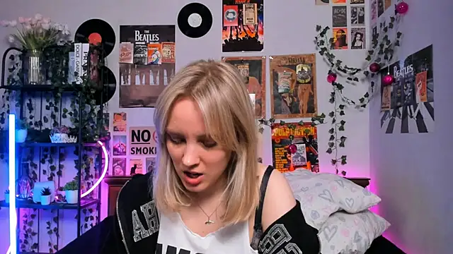 AliciaParkerf online show from March 7, 2025, 8:55 pm