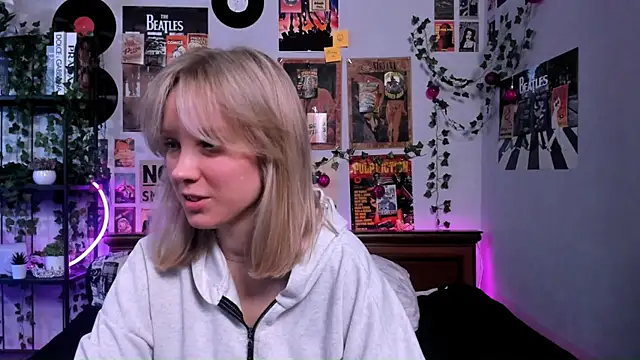 AliciaParkerf online show from March 17, 2025, 9:02 pm