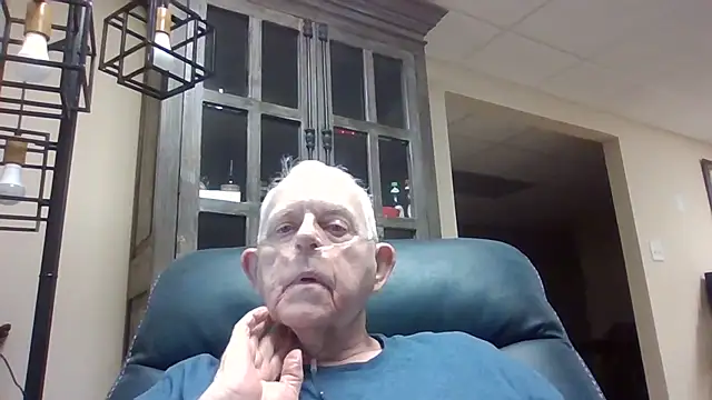 Snapshot of bootlegmanz chatting on September 10, 2025, 9:15 pm bootlegmanz online show from September 10, 2025, 9:15 pm