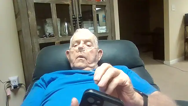 Snapshot of bootlegmanz chatting on September 15, 2025, 12:43 am bootlegmanz online show from September 15, 2025, 12:43 am