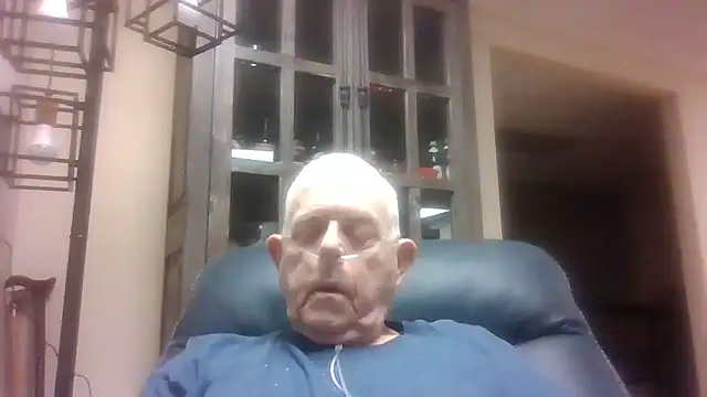 Snapshot of bootlegmanz chatting on September 15, 2025, 3:01 pm bootlegmanz online show from September 15, 2025, 3:01 pm