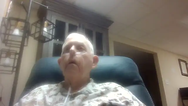 Snapshot of bootlegmanz chatting on September 16, 2025, 1:01 pm bootlegmanz online show from September 16, 2025, 1:01 pm