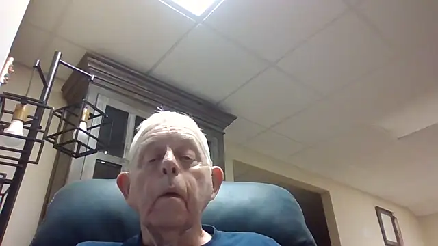 Snapshot of bootlegmanz chatting on September 17, 2025, 6:20 pm bootlegmanz online show from September 17, 2025, 6:20 pm