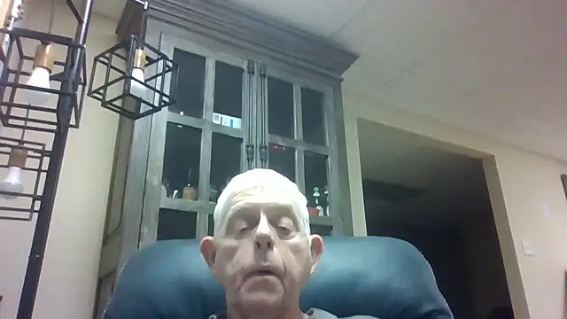 Snapshot of bootlegmanz chatting on September 24, 2025, 3:04 pm bootlegmanz online show from September 24, 2025, 3:04 pm