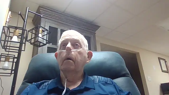 Snapshot of bootlegmanz chatting on September 25, 2025, 2:10 pm bootlegmanz online show from September 25, 2025, 2:10 pm