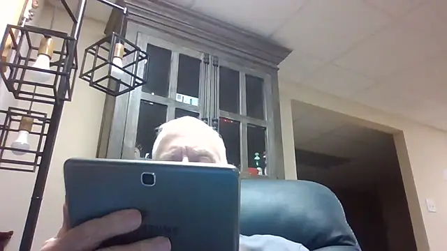 Snapshot of bootlegmanz chatting on September 30, 2025, 5:40 pm bootlegmanz online show from September 30, 2025, 5:40 pm