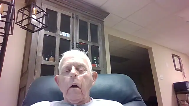 Snapshot of bootlegmanz chatting on October 1, 2025, 8:04 pm bootlegmanz online show from October 1, 2025, 8:04 pm