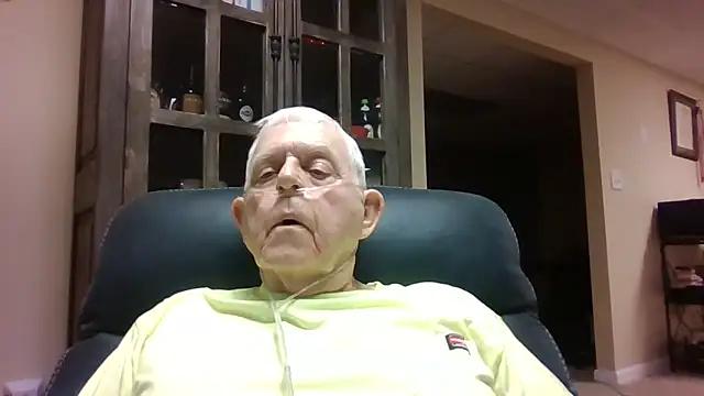 Snapshot of bootlegmanz chatting on October 3, 2025, 2:14 pm bootlegmanz online show from October 3, 2025, 2:14 pm