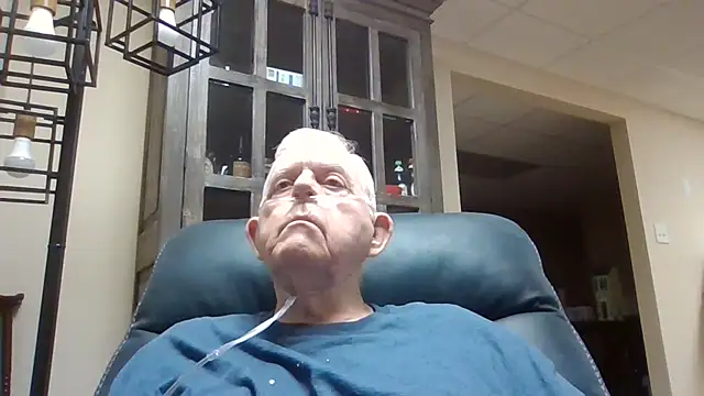 Snapshot of bootlegmanz chatting on October 7, 2025, 12:46 pm bootlegmanz online show from October 7, 2025, 12:46 pm