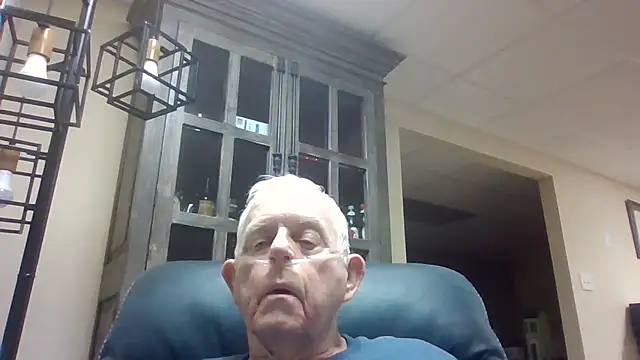 Snapshot of bootlegmanz chatting on October 8, 2025, 1:25 am bootlegmanz online show from October 8, 2025, 1:25 am