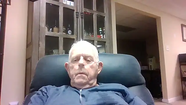 Snapshot of bootlegmanz chatting on October 11, 2025, 10:08 pm bootlegmanz online show from October 11, 2025, 10:08 pm