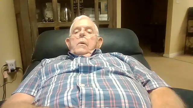 Snapshot of bootlegmanz chatting on October 15, 2025, 5:02 pm bootlegmanz online show from October 15, 2025, 5:02 pm