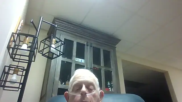 Snapshot of bootlegmanz chatting on October 17, 2025, 1:25 pm bootlegmanz online show from October 17, 2025, 1:25 pm