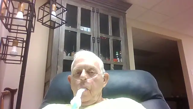 Snapshot of bootlegmanz chatting on October 19, 2025, 4:51 pm bootlegmanz online show from October 19, 2025, 4:51 pm