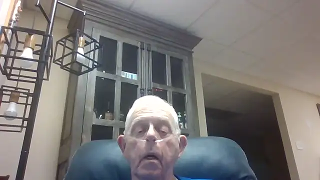 Snapshot of bootlegmanz chatting on October 25, 2025, 8:36 pm bootlegmanz online show from October 25, 2025, 8:36 pm