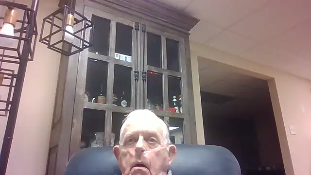 Snapshot of bootlegmanz chatting on October 27, 2025, 1:48 pm bootlegmanz online show from October 27, 2025, 1:48 pm