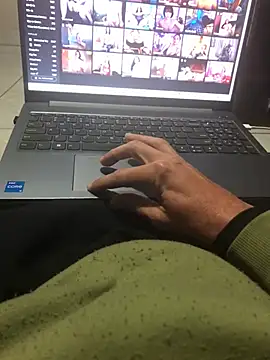Snapshot of TheSouthernKing chatting on May 15, 2026, 9:55 pm TheSouthernKing online show from May 15, 2026, 9:55 pm