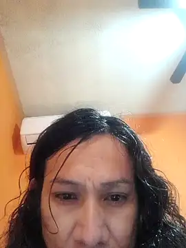 Snapshot of miicheele32 chatting on January 27, 2025, 8:39 pm miicheele32 online show from January 27, 2025, 8:39 pm