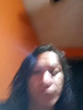 Snapshot of miicheele32 chatting on October 8, 2025, 8:34 am miicheele32 online show from October 8, 2025, 8:34 am