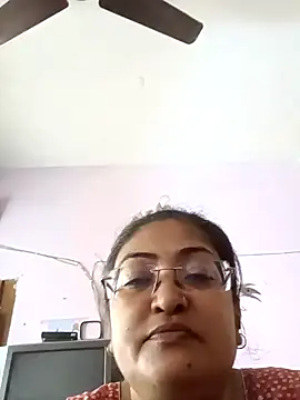 LAVERNIYA  online show from December 29, 2024, 5:21 am