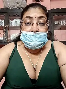 LAVERNIYA  online show from February 12, 2025, 6:40 pm