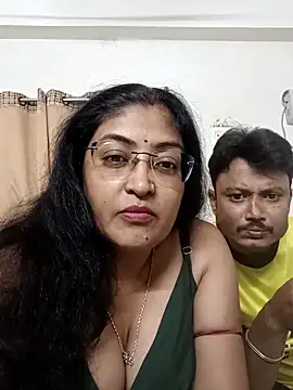 LAVERNIYA  online show from September 18, 2025, 11:45 am